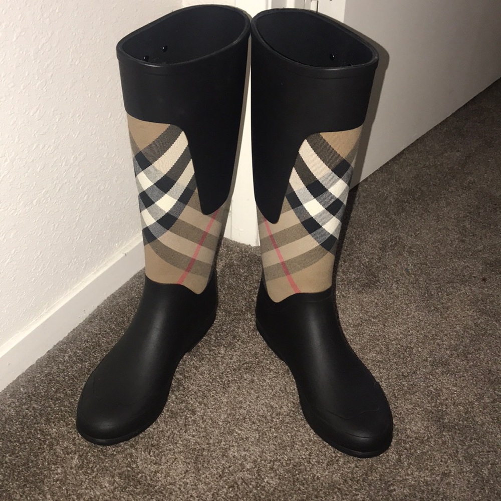 Burberry Celmence signature check  rain boot